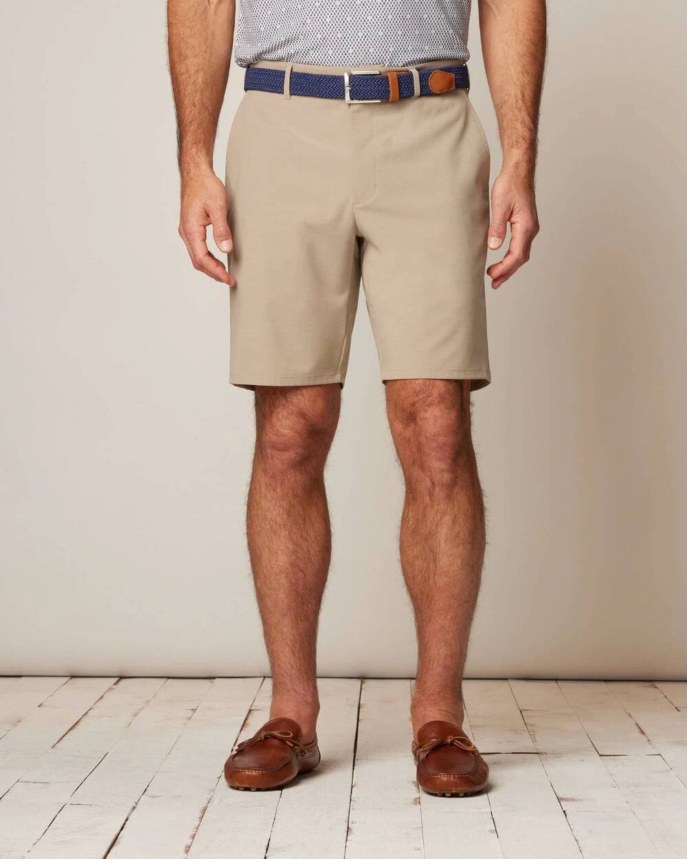 NEW JOHNNIE-O men's mulligan performance woven shorts in light khaki